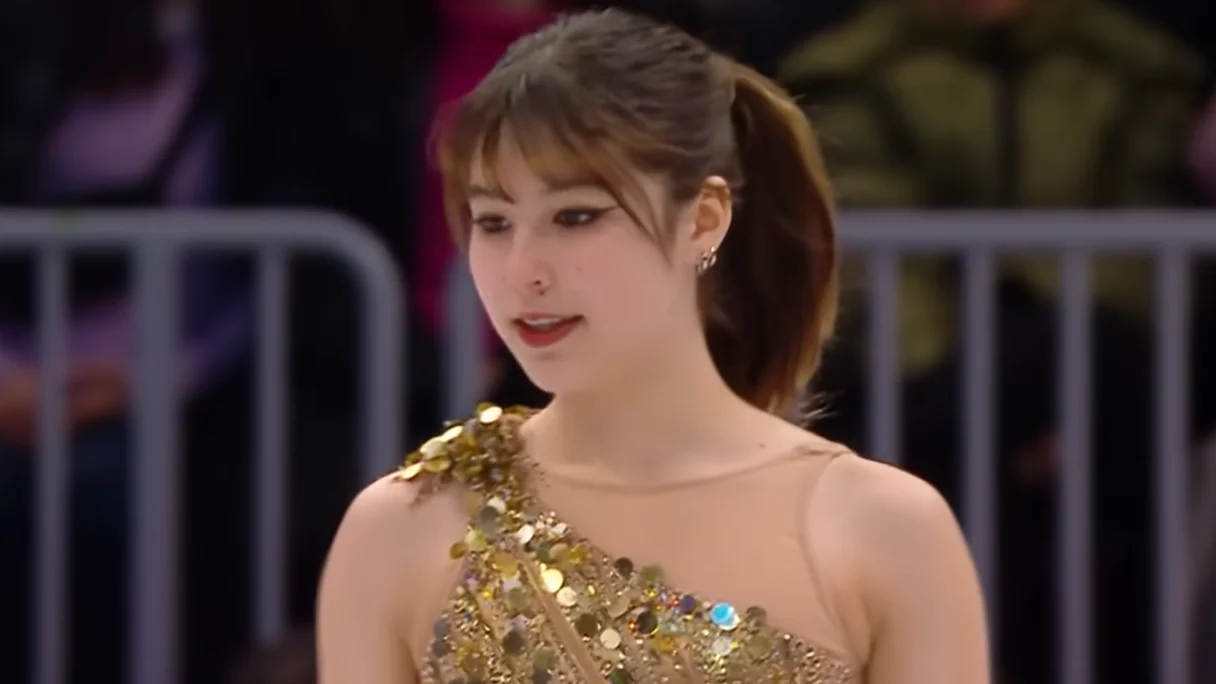 10 Photos of Alysa Lui: Figure Skater Wins First Olympic Gold for US After 24 Years - 4