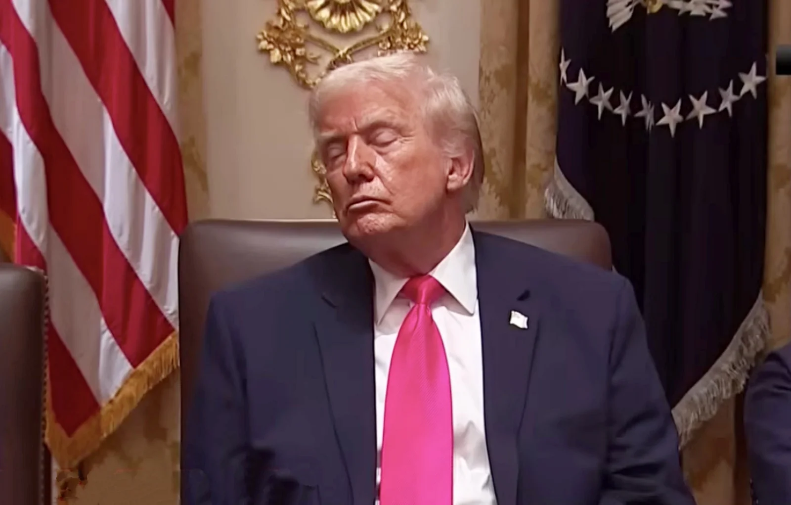 What Is 'Sundowning'? Why Trump's Late-Night Posts and Tightly Managed Daily Schedule Are Fueling Dementia Concerns - 1