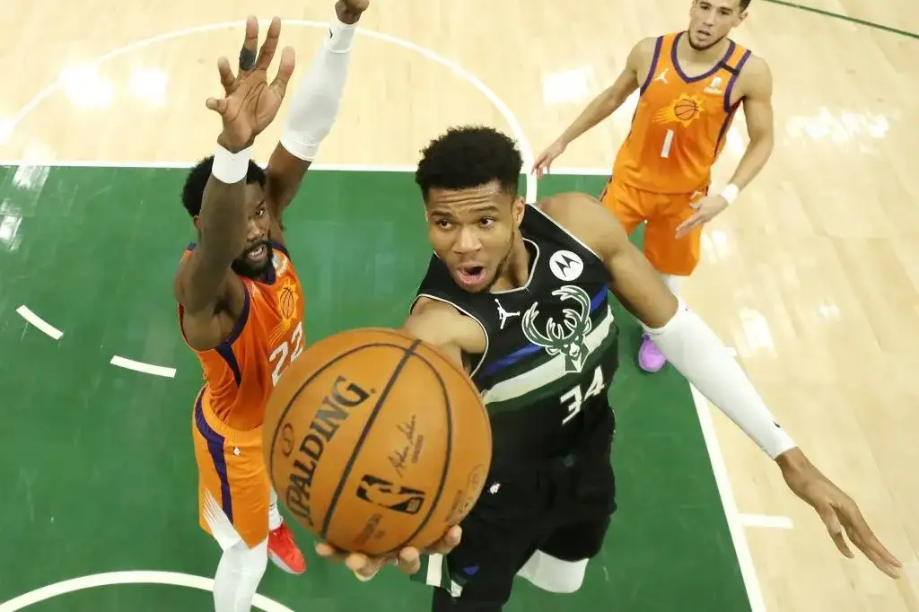 Antetokounmpo says he's healthy and wants to play as Bucks continue to keep him on the bench - 3