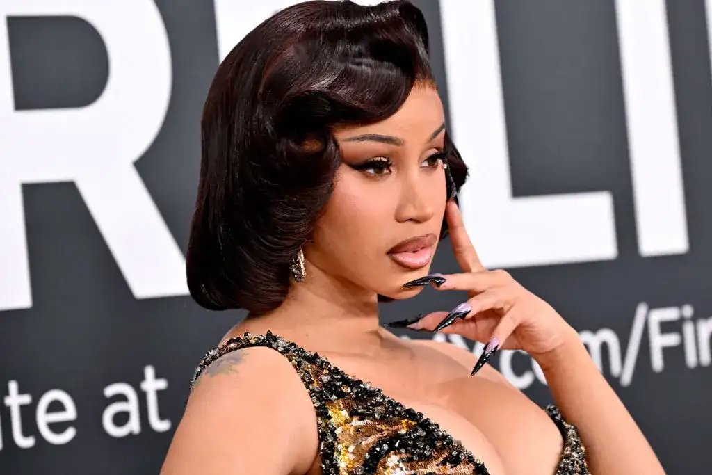 Cardi B says thieves spent $60,000 on her credit card - 2