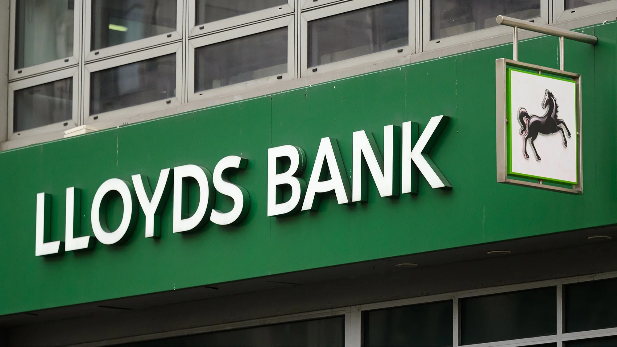 Lloyds boss says bank has listened to concerns over use of staff data in pay talks - 2