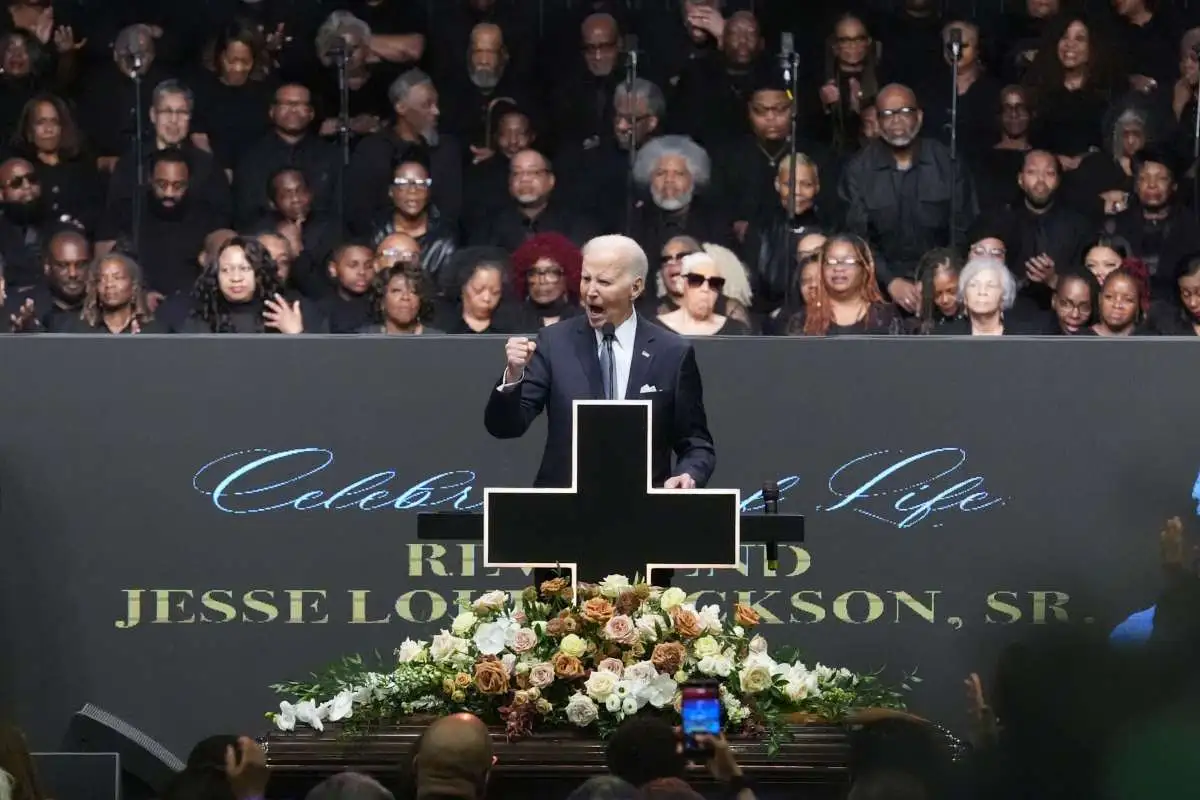 Biden says ‘I’m a h--- of a lot smarter than most of you’ to crowd at Jesse Jackson funeral - 1