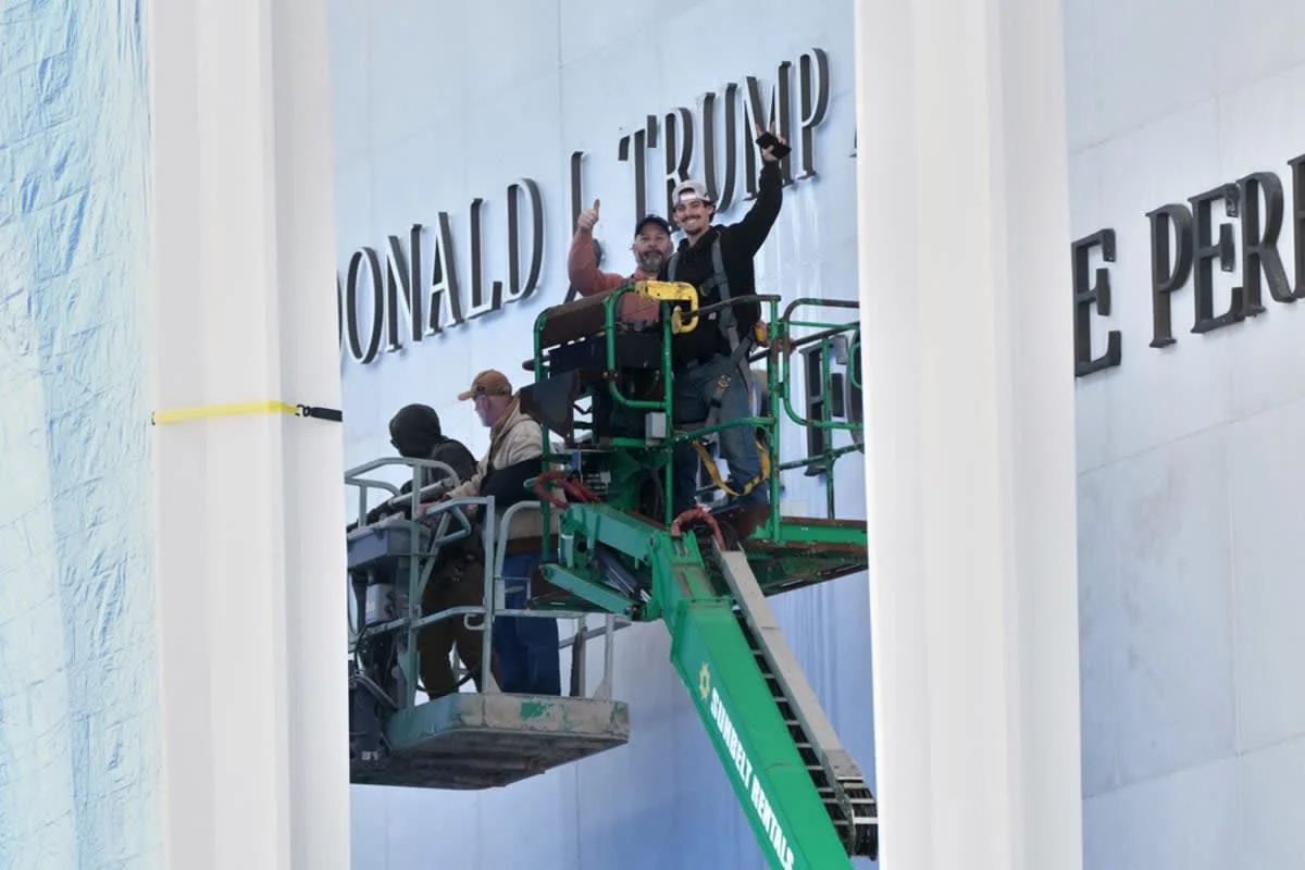 Did Donald Trump Want To Put His Name On New York Airport? $16bn Funding Frozen - 2