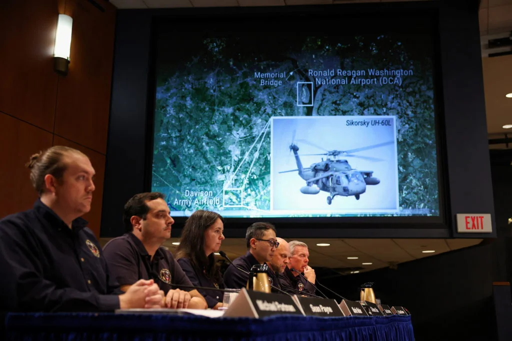 Pentagon Pulls Support for Air Safety Bill Written After D.C. Helicopter and Plane Crash - 1