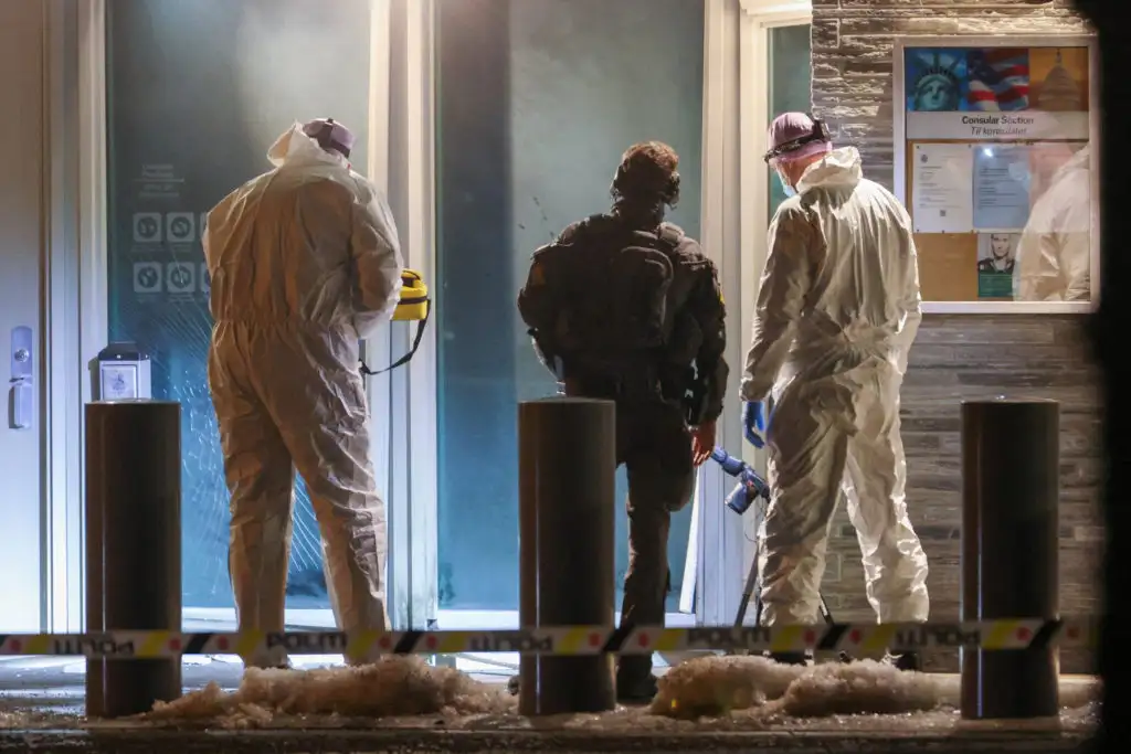 TENSE: Police investigating explosion at US embassy in Oslo; Possible terror attack... - 3