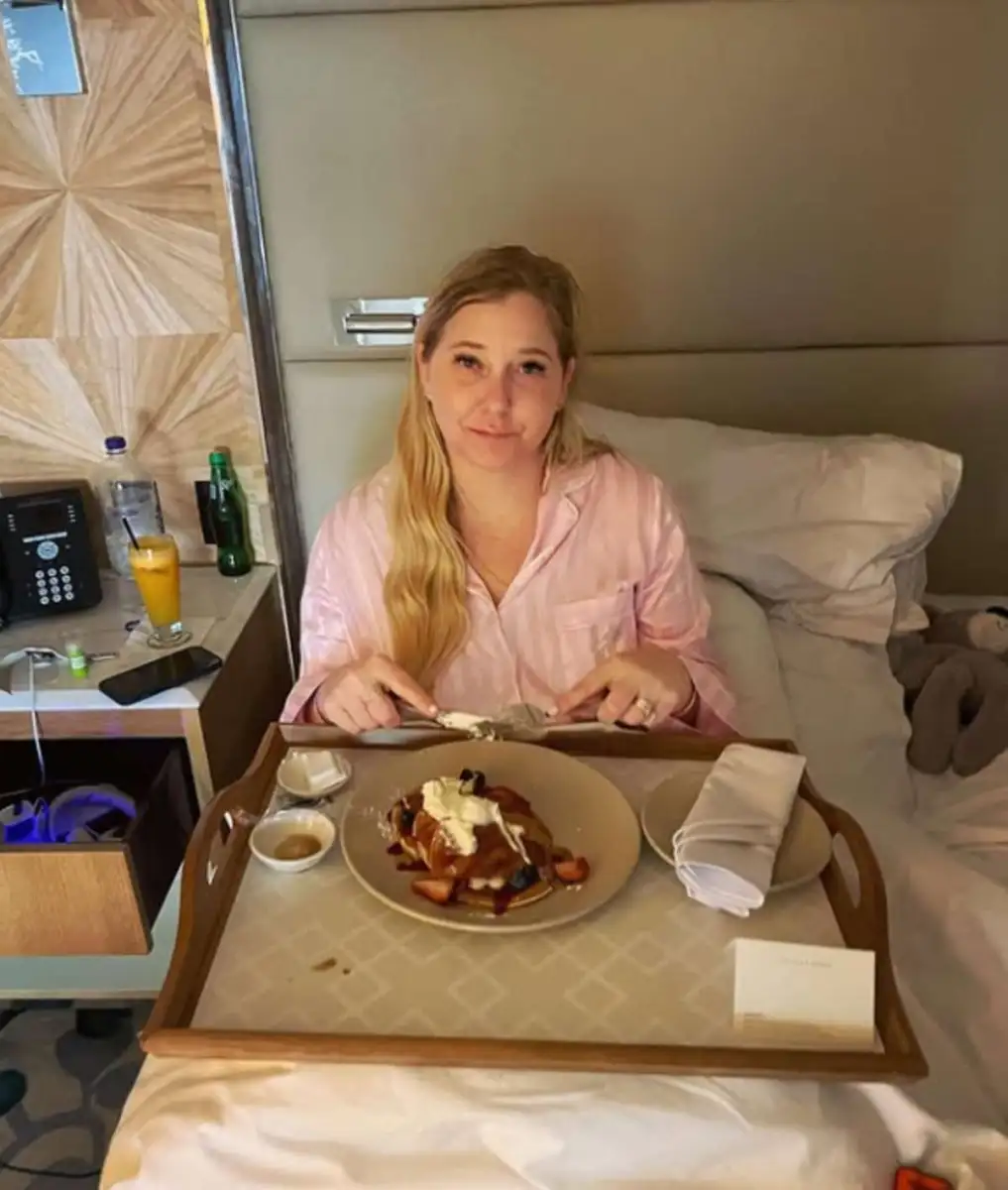 Activists Install Virginia Giuffre Memorial at Buckingham Palace After Displaying Andrew's Arrest Photo at the Louvre - 3