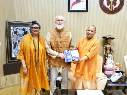 US Vedic scholar David Frawley meets Uttar Pradesh CM Yogi Adityanath; discusses Yoga, Ayurveda - 4