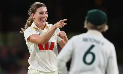 Healy out cheaply in final Test as pink ball swings wildly in Perth - 2