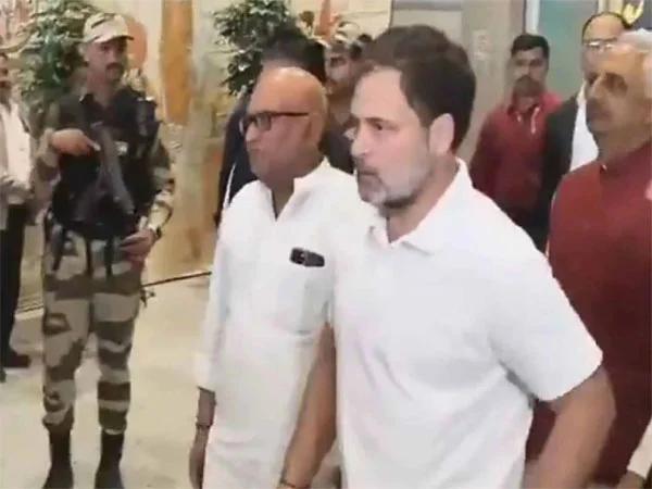 Defamation case: Rahul to appear before Sultanpur court - 3
