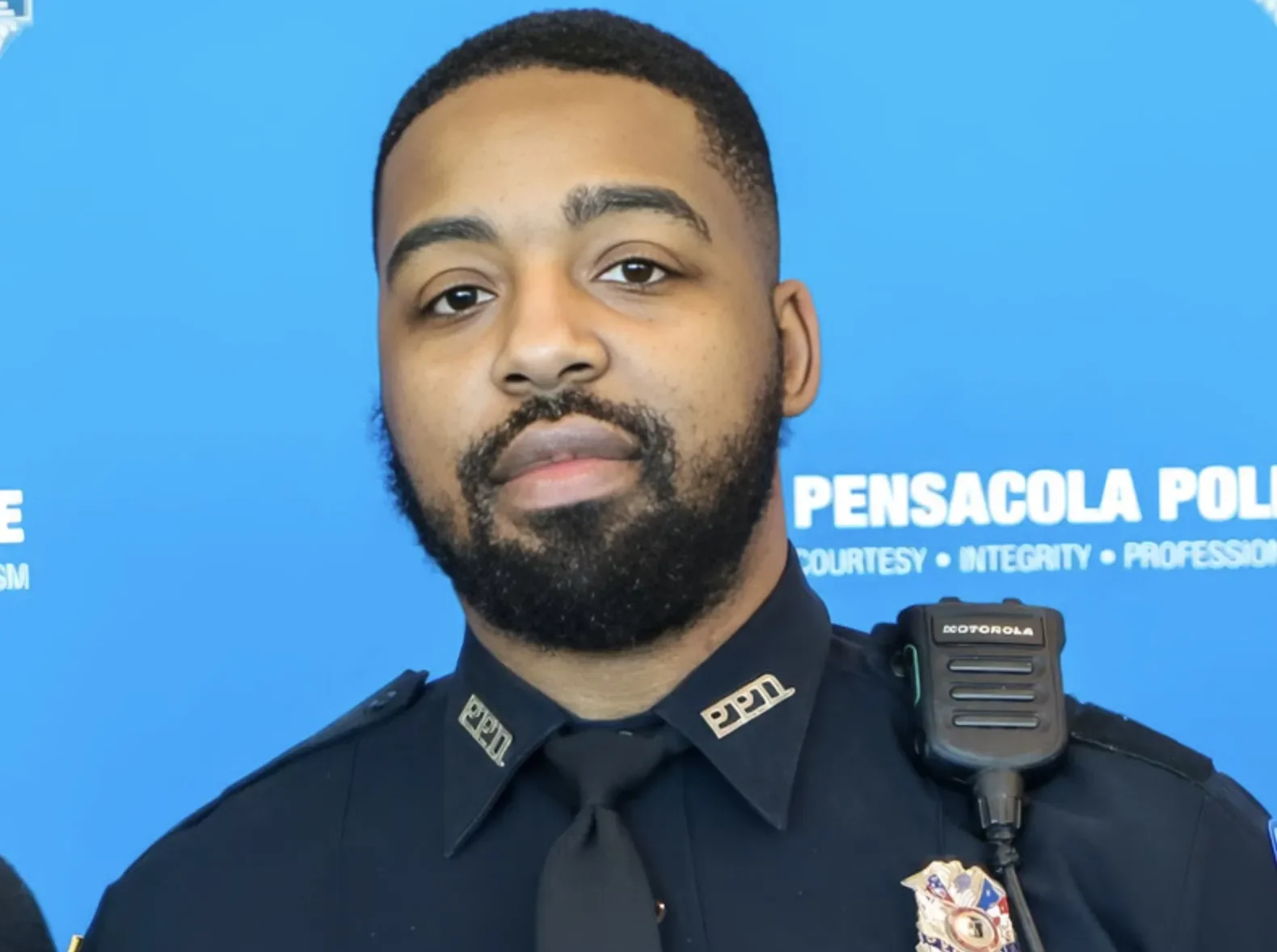 Mom-to-be finds out cop who got her pregnant has HIV after receiving text message... as he is charged with felony - 3