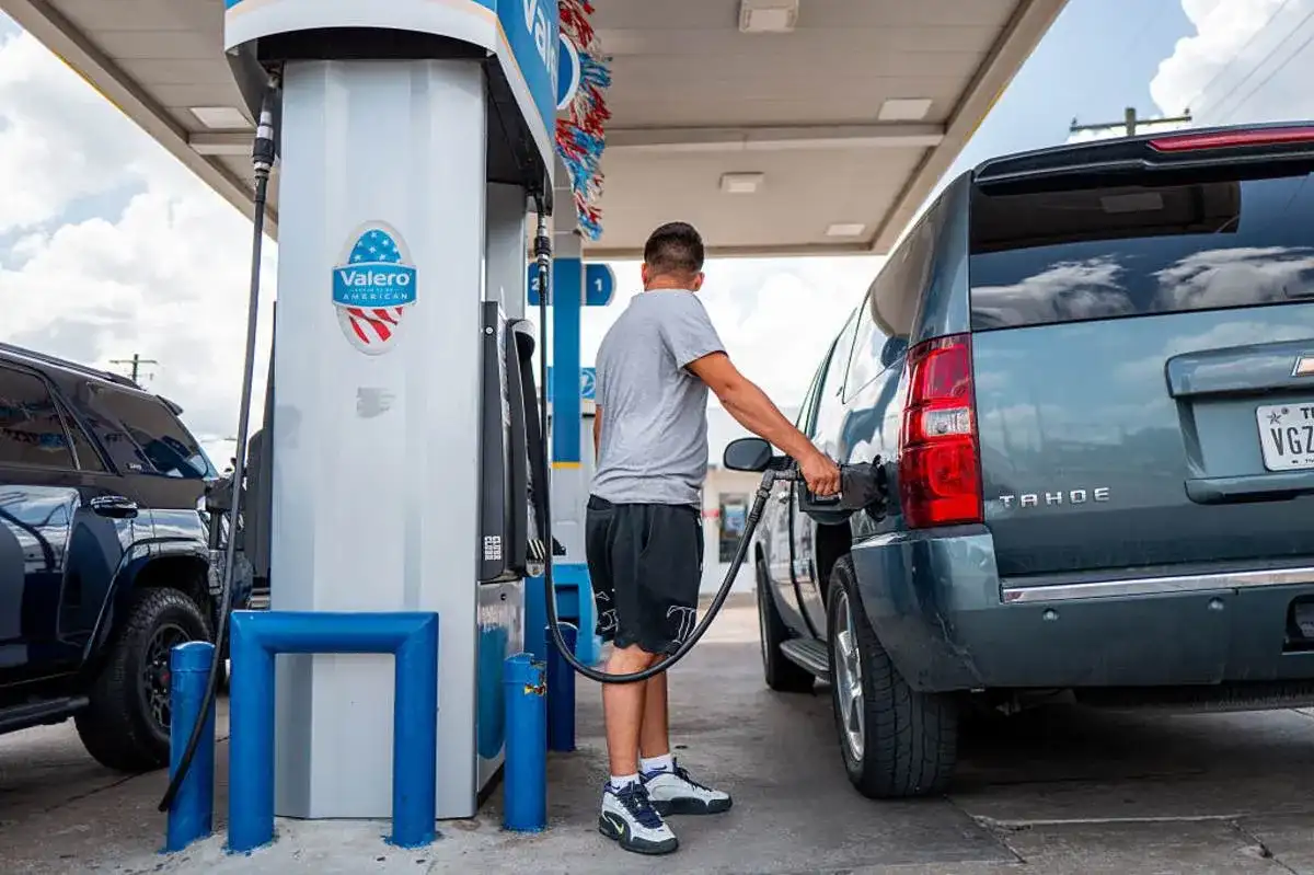 GAS PRICES RISE 11% IN WEEK - 2