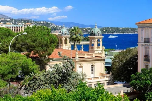 9 top homes that are ideally placed for a day at the races - 4