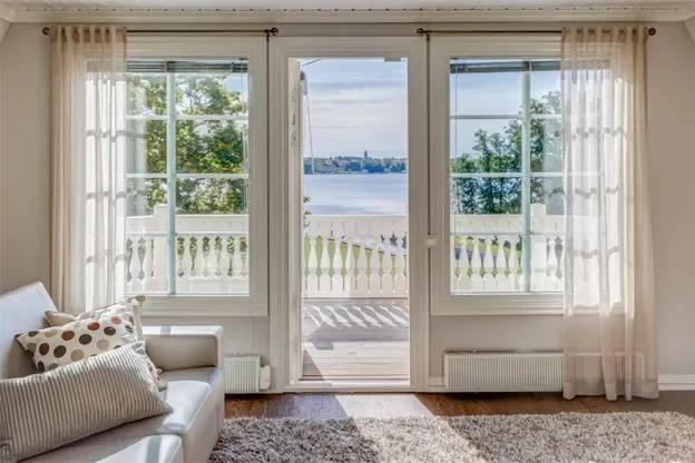 9 top homes that are ideally placed for a day at the races - 1