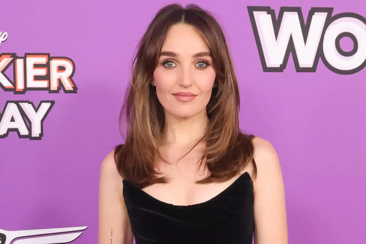 SNL’s Chloe Fineman facing backlash after telling story about ‘pantsing’ six-year-old boy as a summer camp counselor - 4