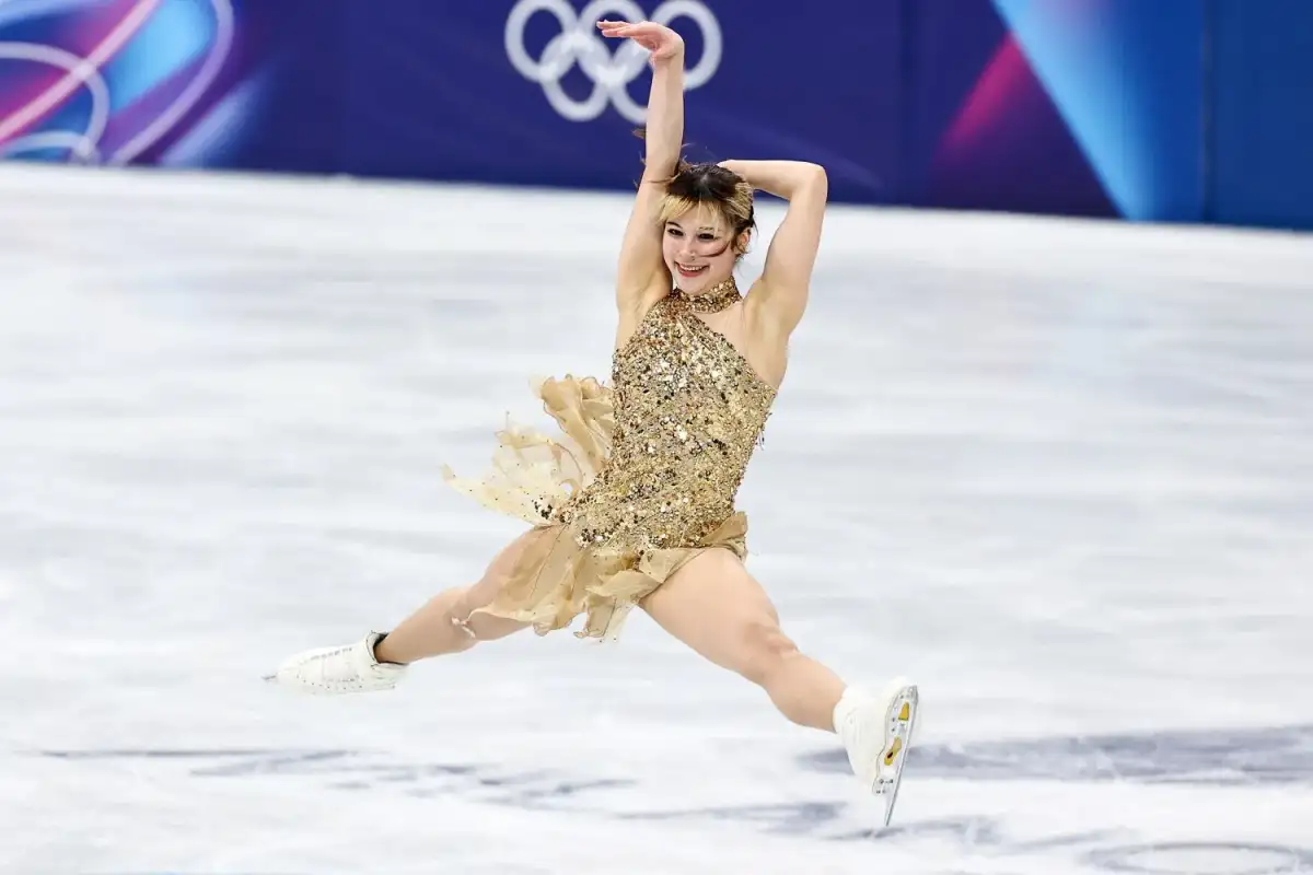Olympic figure skating star Alysa Liu issues plea for privacy after being chased to her car - 3