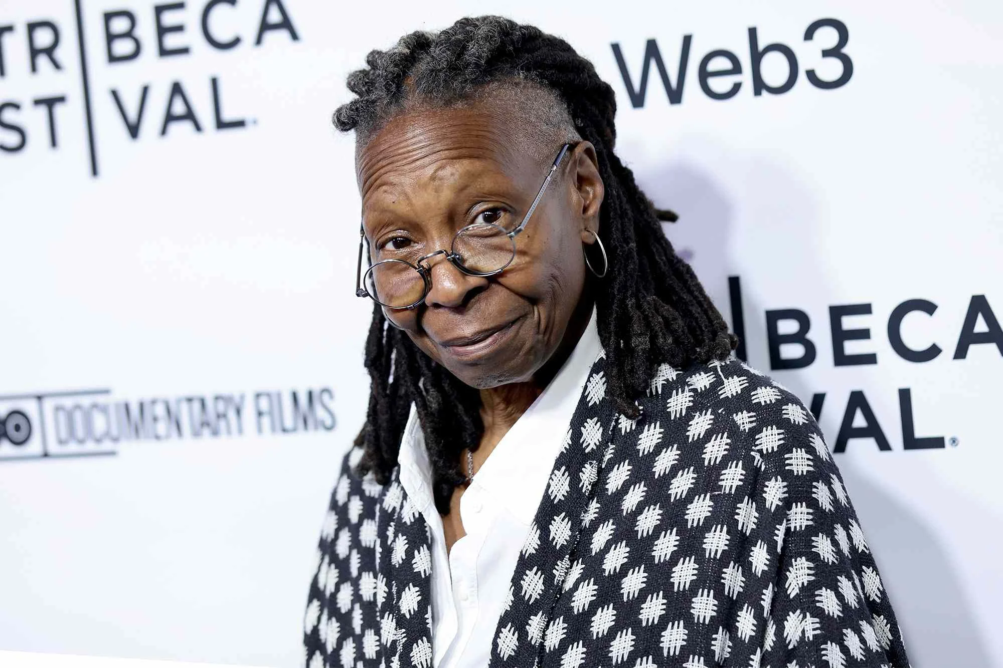 Whoopi Goldberg Denies Dating Epstein, Says They Were Never Friends Despite Name Mention in Files - 4