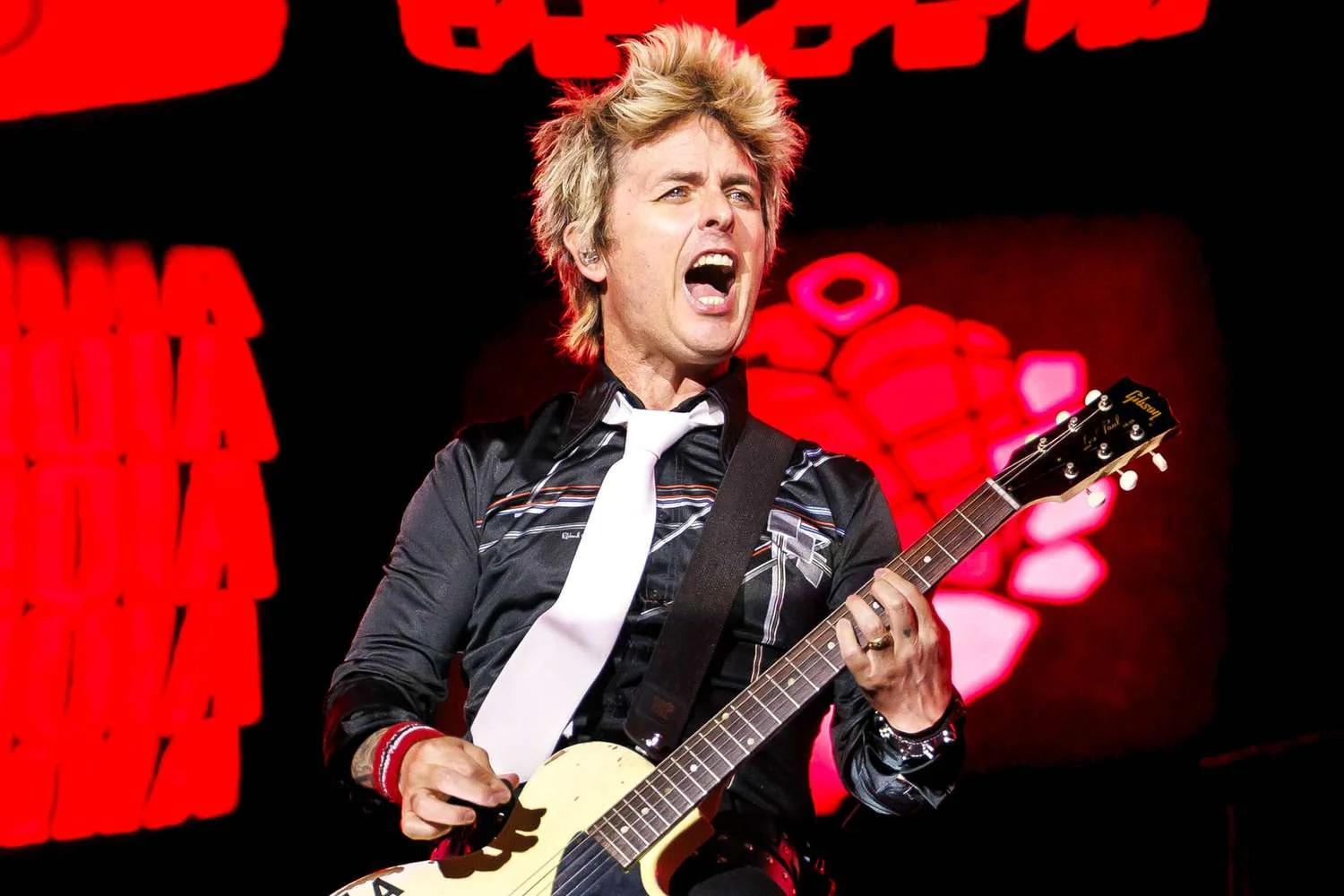 Green Day frontman tells ICE agents to 'quit that s----y job' at Super Bowl party performance - 1