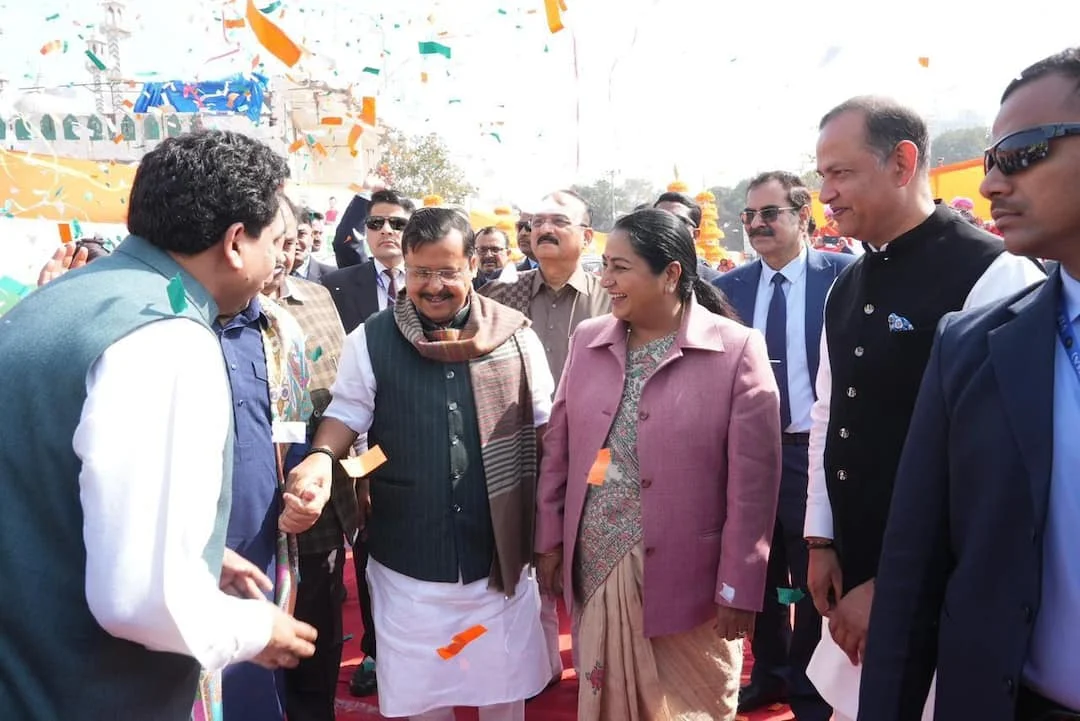 Rekha Gupta-led Delhi govt adds 500 new electric buses, city now has largest fleet in country - 1