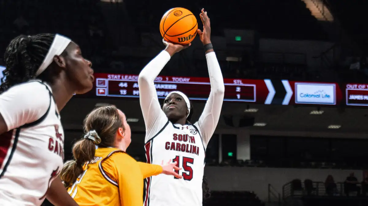 No. 3 South Carolina holds on to defeat No. 6 LSU; Dawn Staley wins 500th game as Gamecocks' head coach - 2