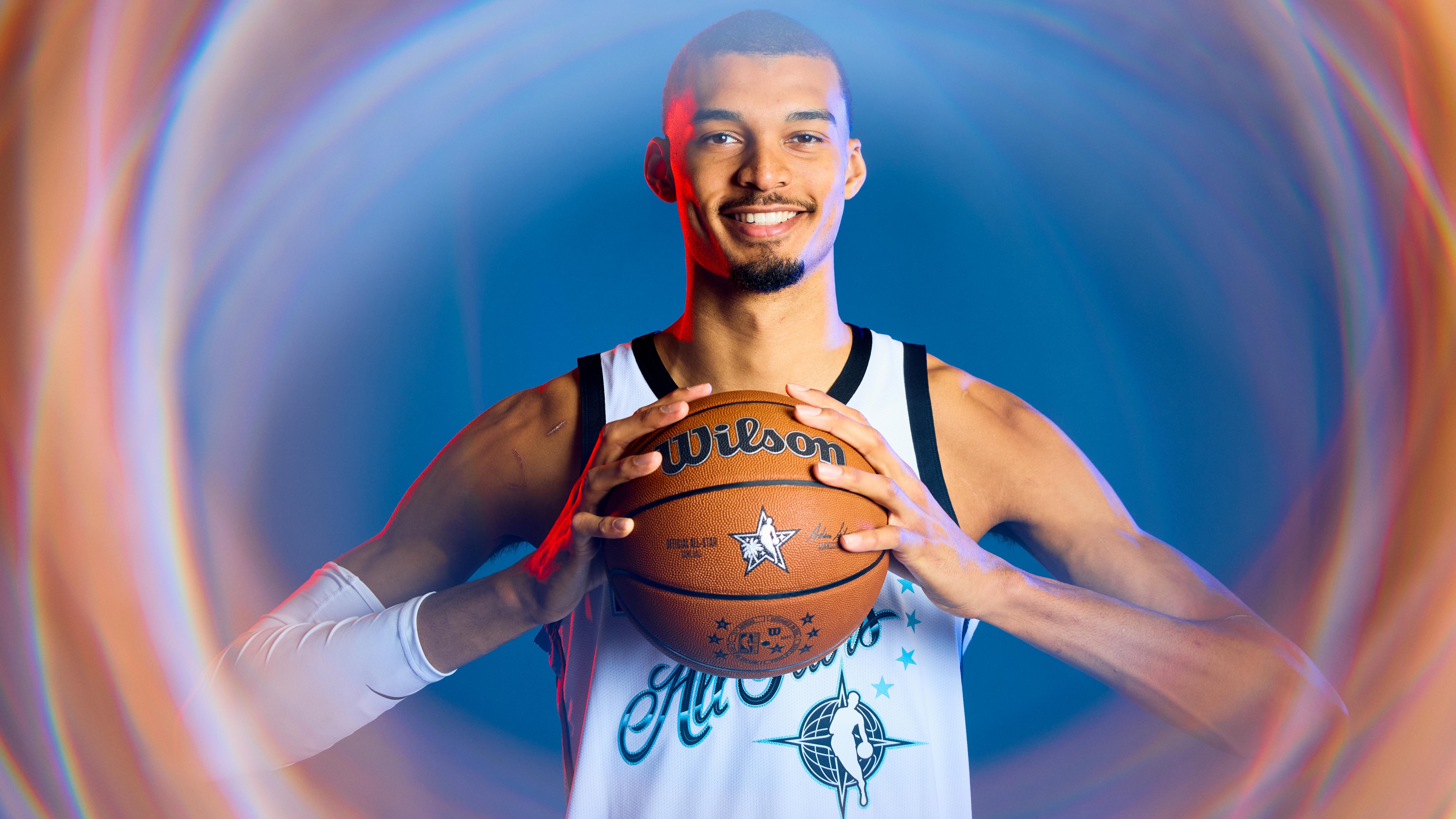 Team Stars hoist All-Star trophy, Edwards crowned MVP - 4