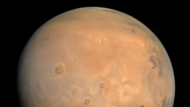 SpaceX is pivoting to focus on a moon base before Mars - 2