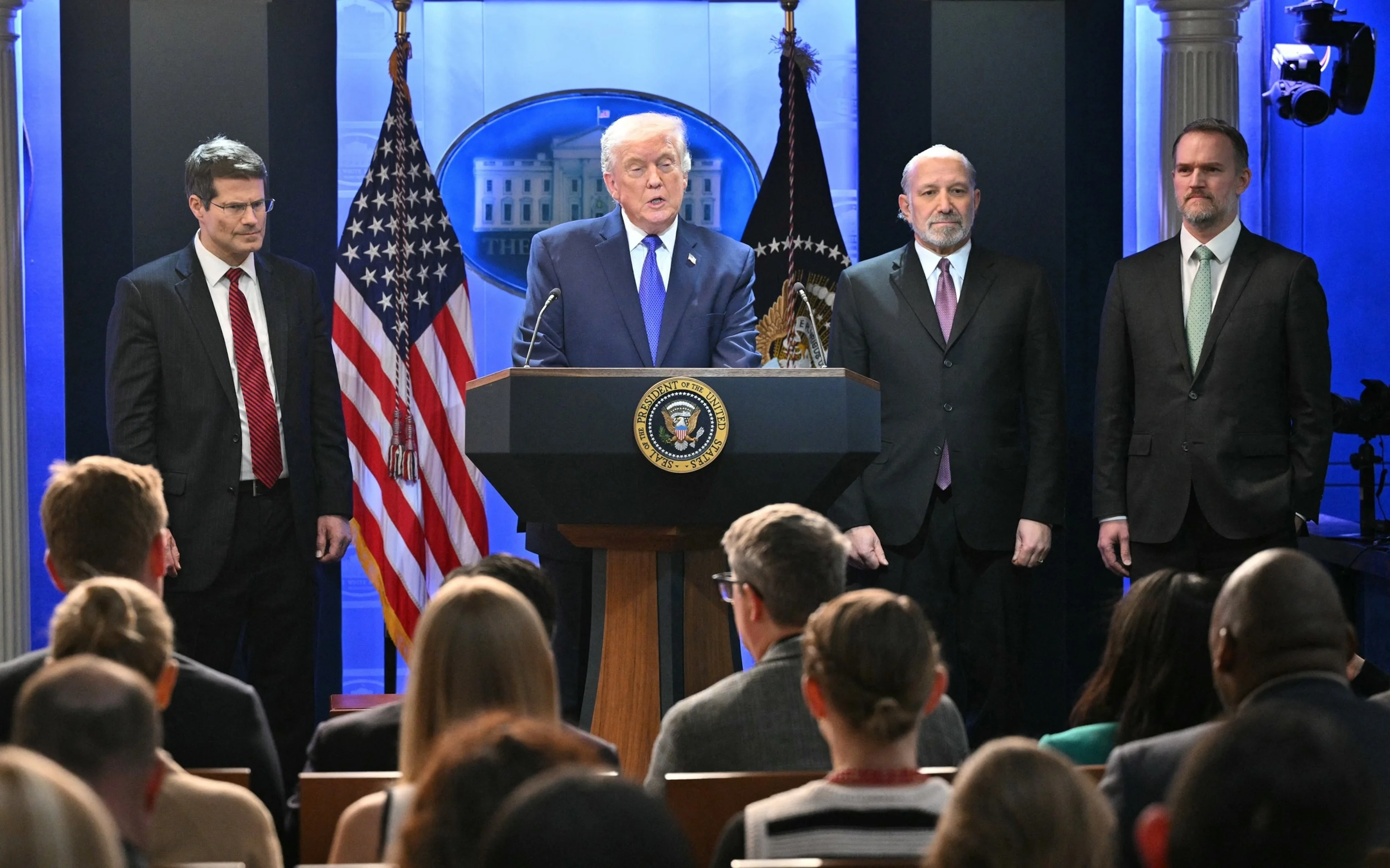 Donald Trump says he has signed order imposing 10% global tariffs - US politics live - 3