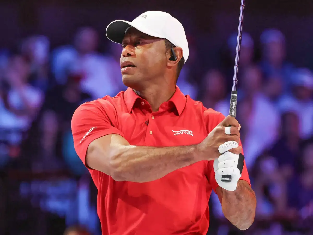 Shock body cam footage shows Tiger Woods yawning, falling asleep after DUI arrest... - 1