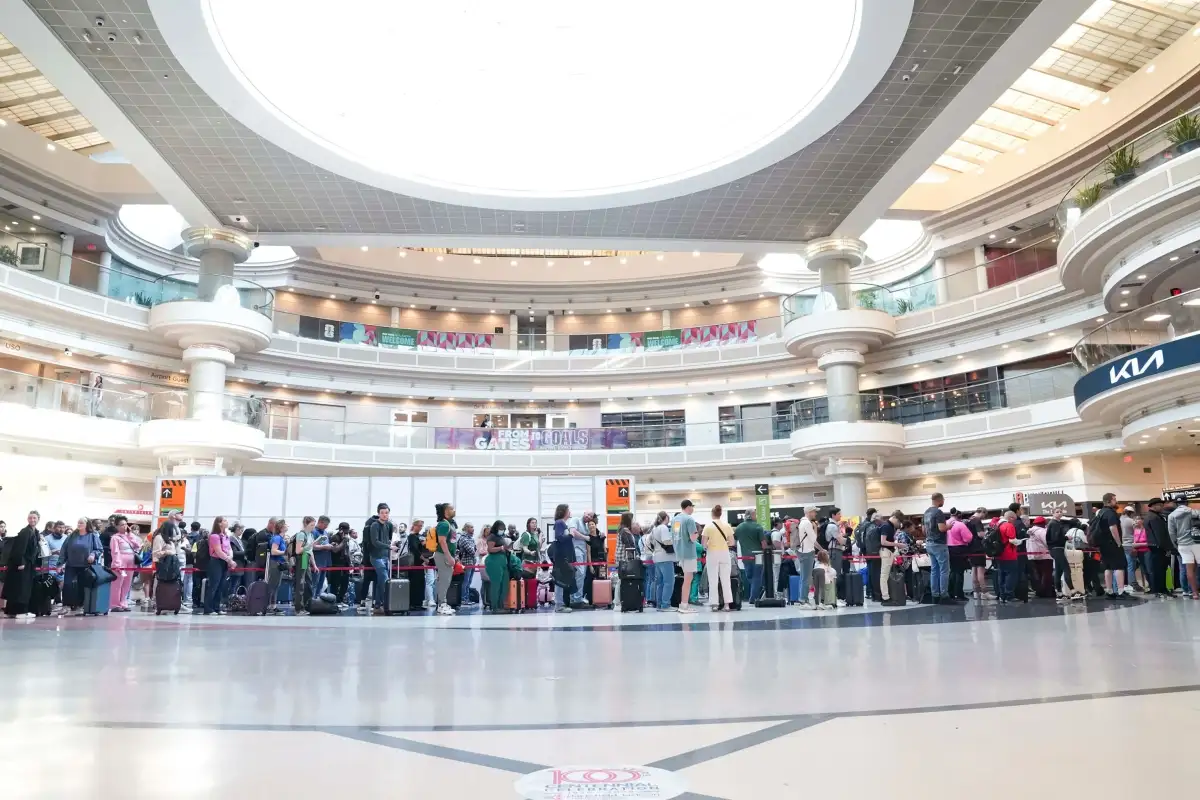 Airport security lines are long. Here's what to know if you're flying - 2