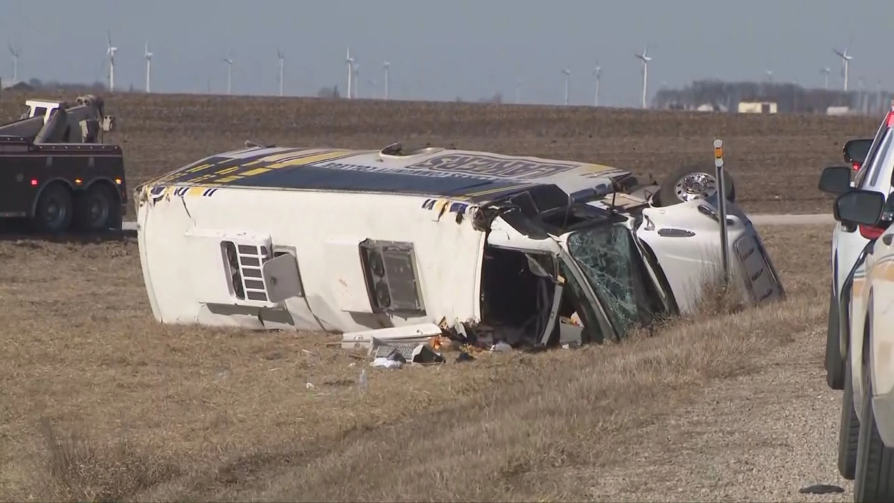 One dead and 32 injured as college baseball team bus crashes during trip to Arkansas for opening season games - 4