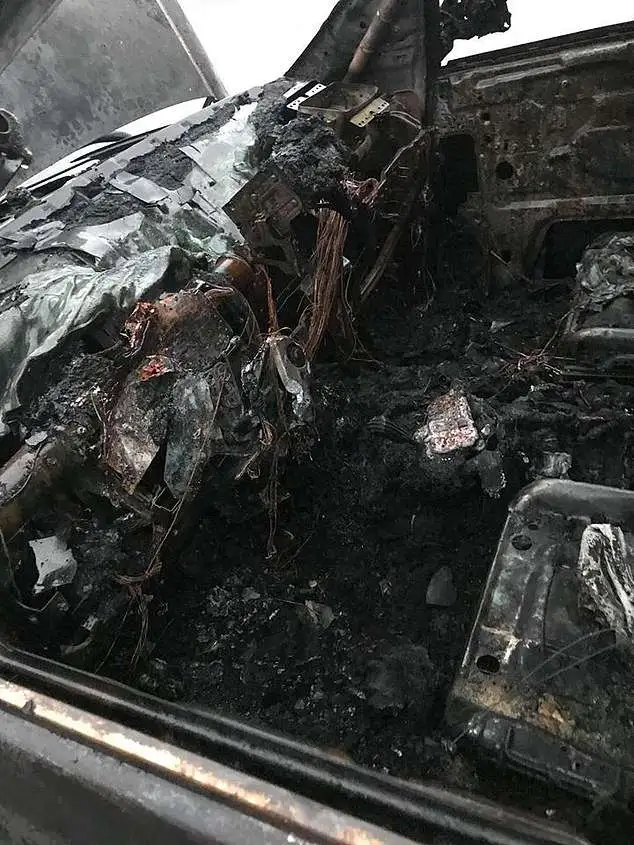 'FURIOUS' Trump Supporter Dumps His Trump Car Stickers After Diesel Price Jump Sparking Claims That Voters Are Finally Turning Against Him - 3