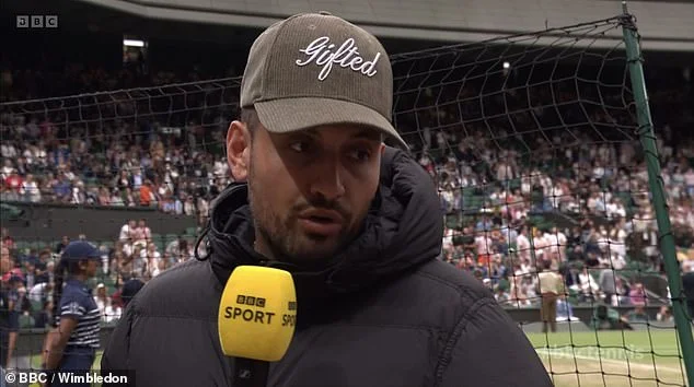 Lambert tumbles on the final straight - 3