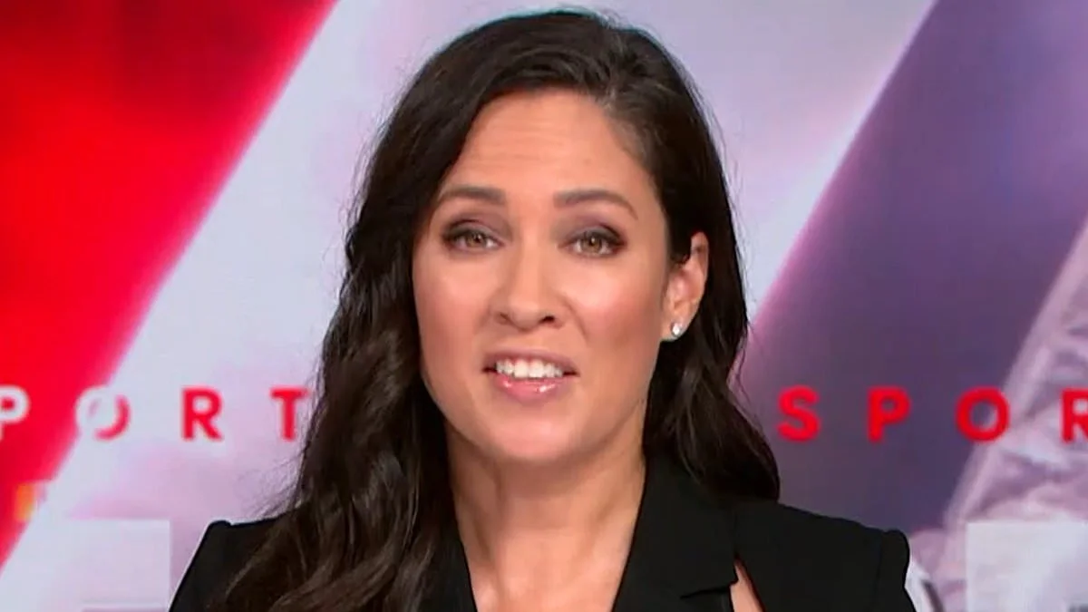 Why glamorous sports presenter Mel McLaughlin appears to be on the outer at Channel 7 ahead of NRL season - 1