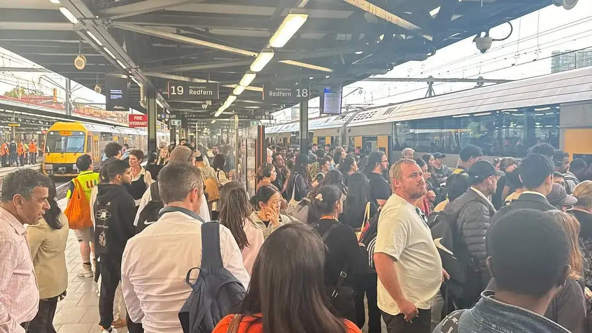 Commuter chaos strikes peak hour as passengers are evacuated off trains and delays hit network - 2