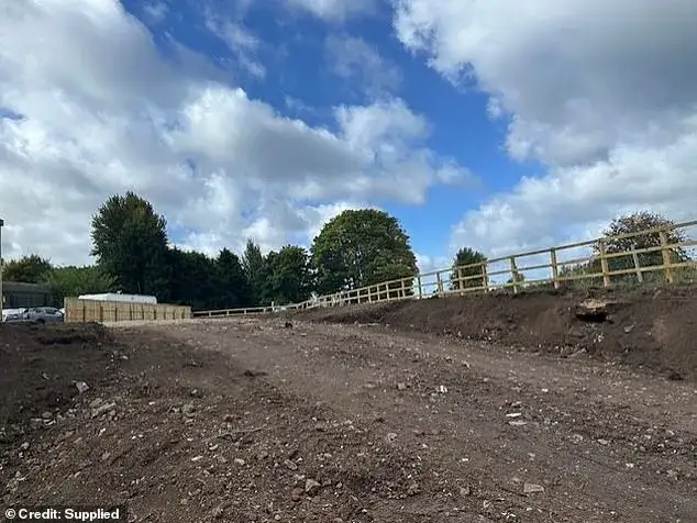 Surrey town becomes latest victim of traveller 'land grab': 'Illegal' site appears in middle of woodland after group brought in machinery and hacked down trees over Easter weekend - 4