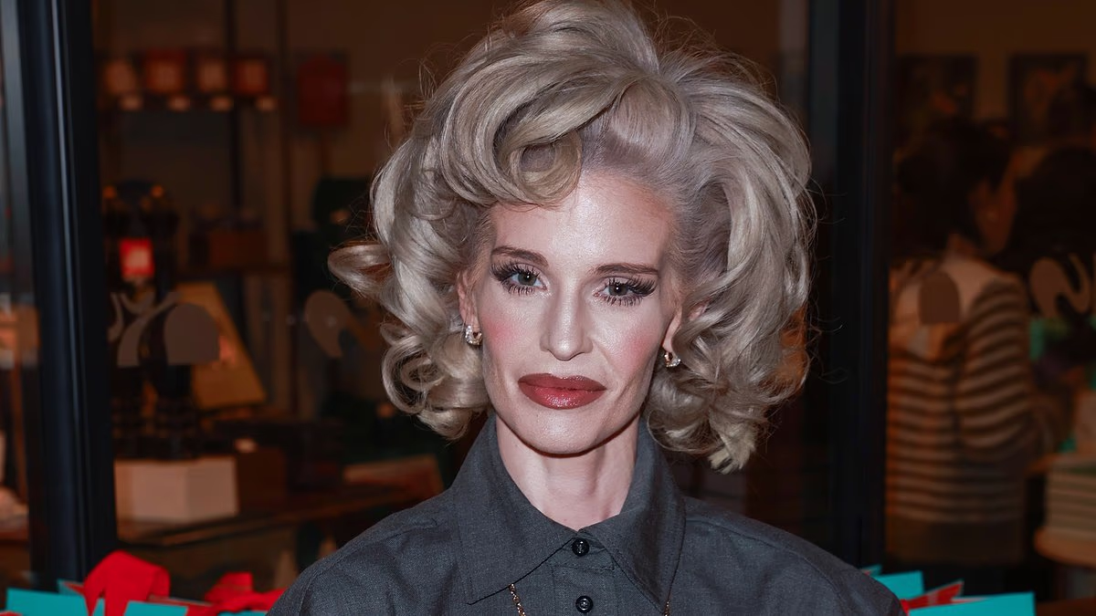 5 Photos of Kelly Osbourne's Weight Loss as She Reveals Going Through 'Hardest Time' of Her Life - 2