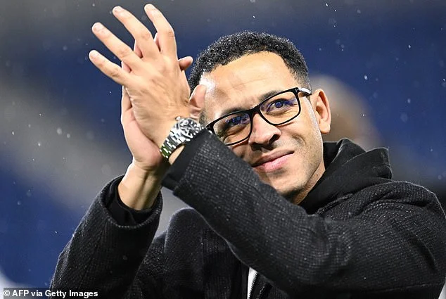 The Chelsea star who 'can't believe boss Liam Rosenior was a professional footballer': Manager admits 'people are laughing at me' after viral video of his awful ball control on the touchline - 4