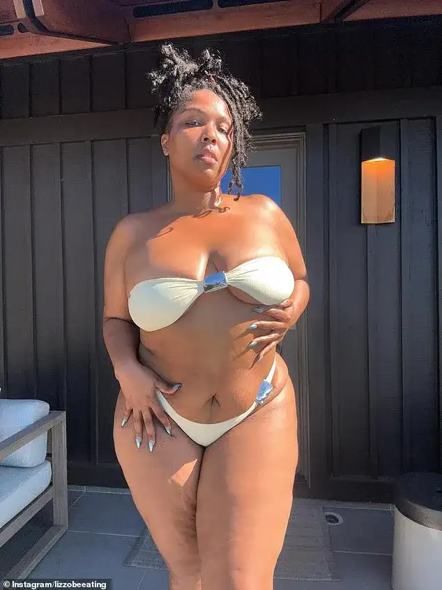 Lizzo reveals she's two months sober from alcohol...after losing 60lbs through diet and exercise - 2