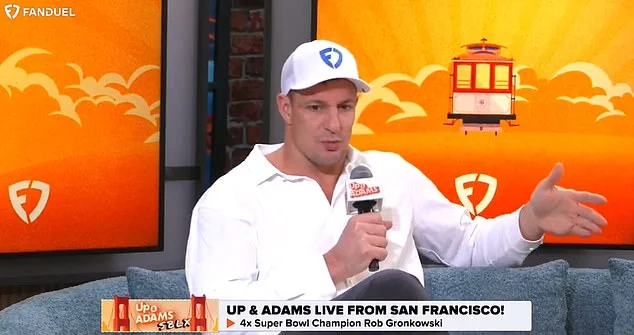 Tom Brady backtracks on claim he isn't supporting Patriots in Super Bowl after being called out by furious ex-teammates - 3