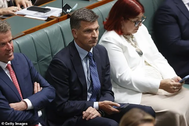 Breaking: Angus Taylor resigns from frontbench - 3