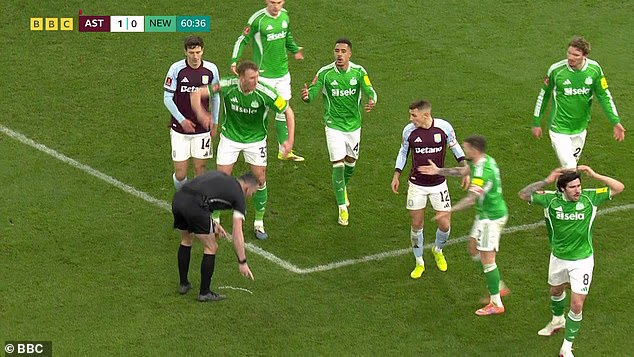 Wayne Rooney slams 'one of the worst decisions I have ever seen' after FA Cup blunder - 3