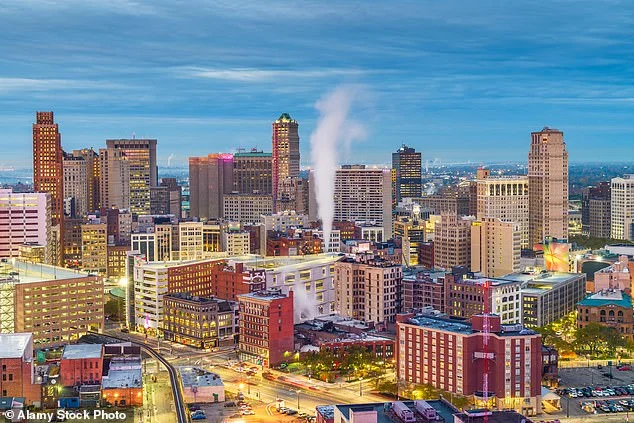 Stay indoors advisory for thousands of Americans as toxins linked to heart attacks fill the air - 2