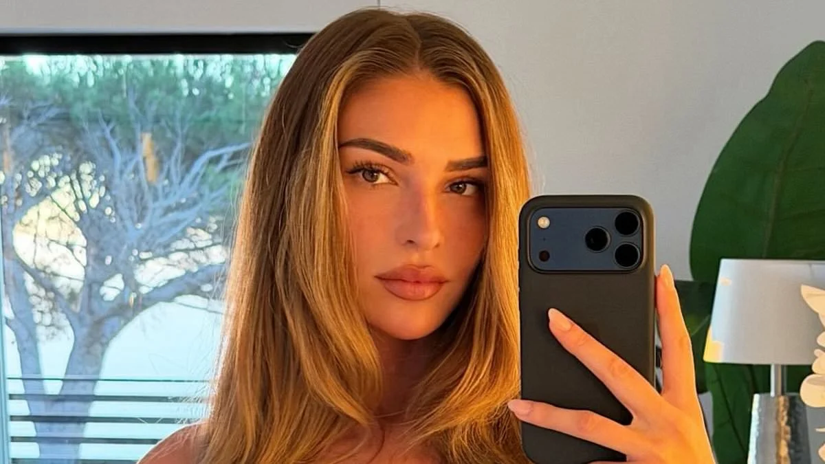 Zara McDermott shares health fears over 'lump' in her armpit - 3