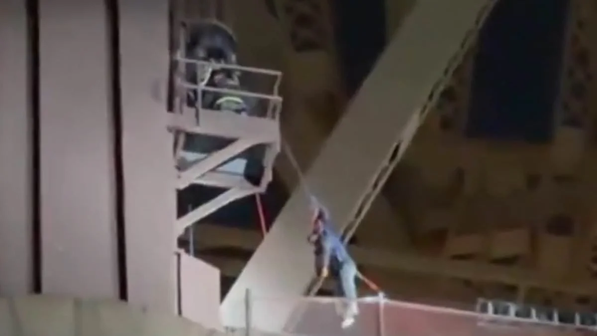 Teen plunges 50 feet down bridge shaft after performing dangerous TikTok stunt - 1