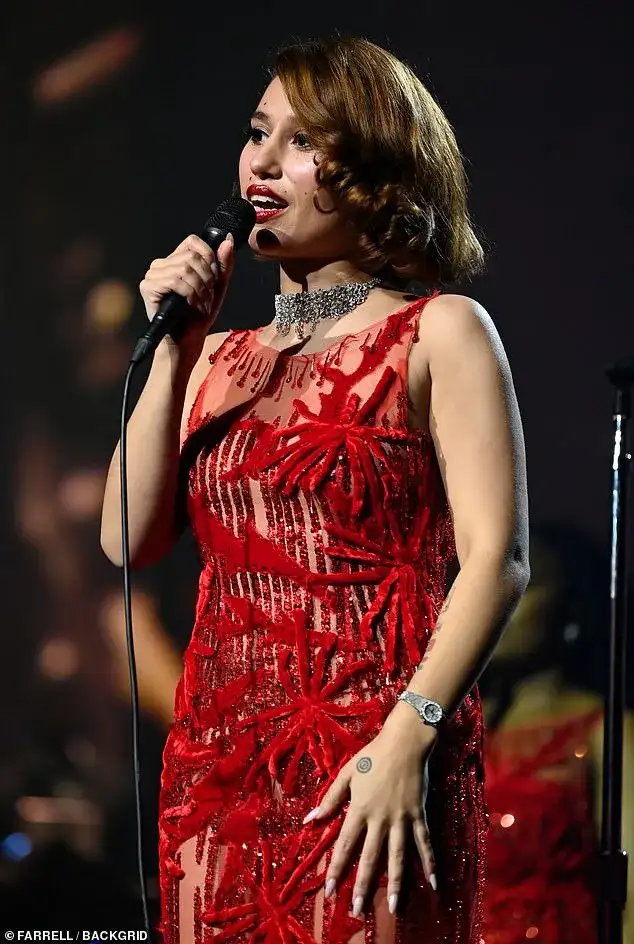 Raye is forced to apologise to fans after mishap with the vinyl for her new album - 3