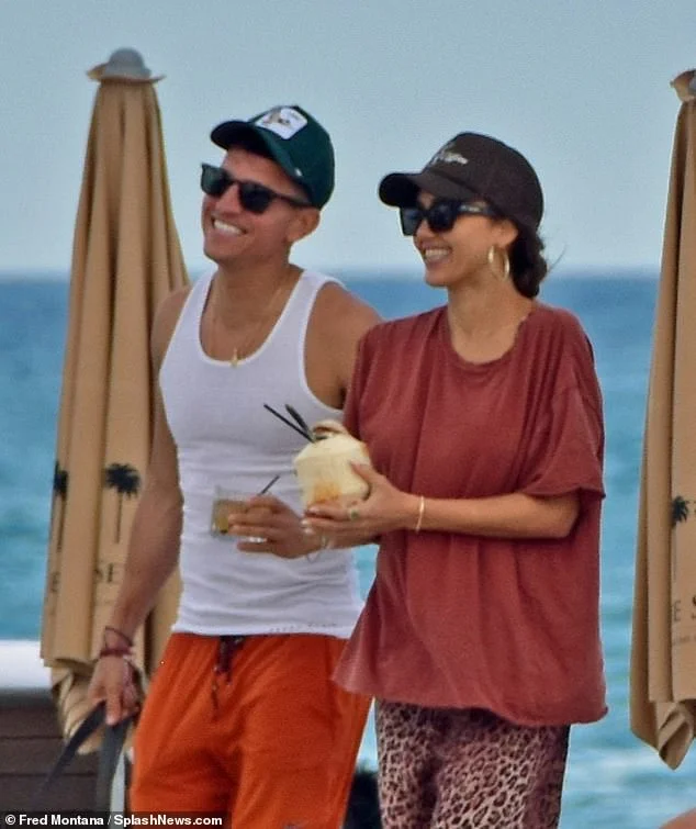 Jessica Alba Offers Glimpse at Miami Getaway With BF Danny Ramirez - 2