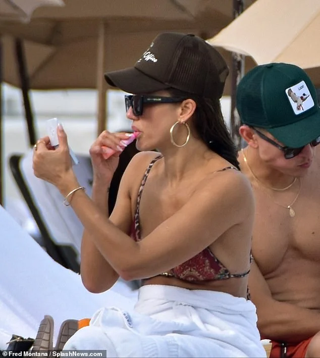 Jessica Alba Offers Glimpse at Miami Getaway With BF Danny Ramirez - 4