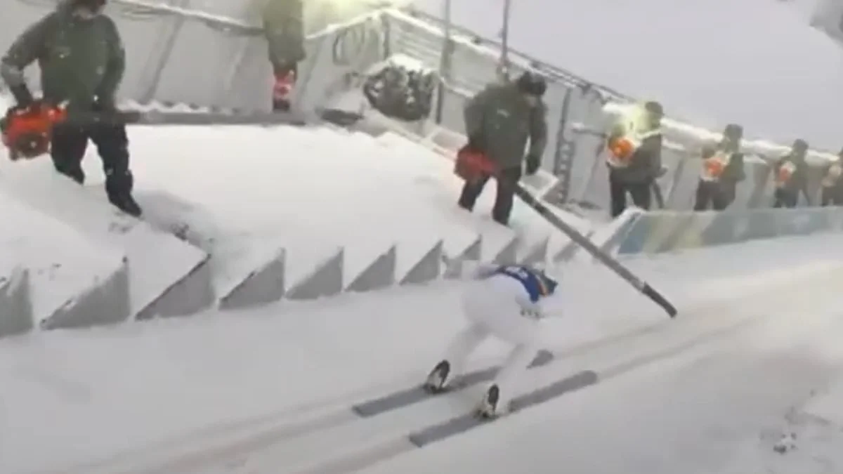 Winter Olympics star hit by leaf blower during ski jump but narrowly avoids catastrophe - 2