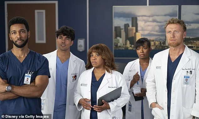 Ashton Kutcher and Alyssa Milano lead tributes to Eric Dane - 3