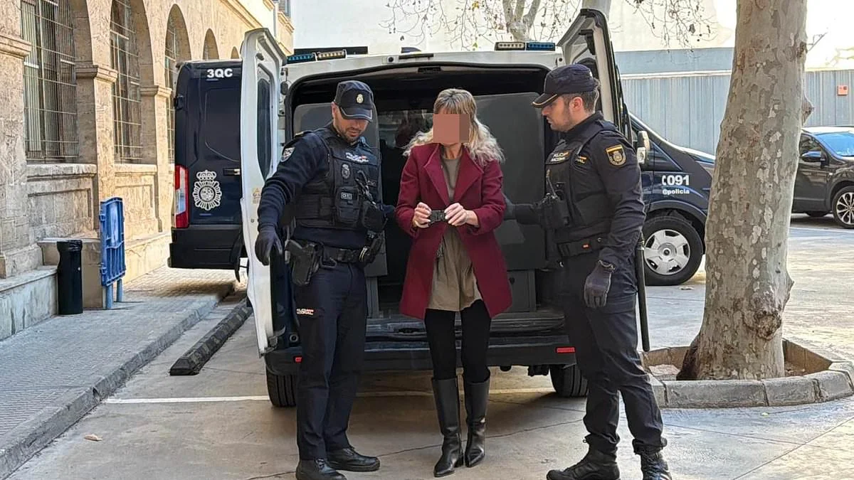 Revealed: British influencer arrested on Majorca for 'trying to kill husband by drugging his wine after pressuring him to get life insurance' - 3