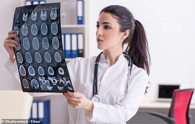 Neurologist shares five ways to protect your brain health - and reduce likelihood of developing dementia - 1